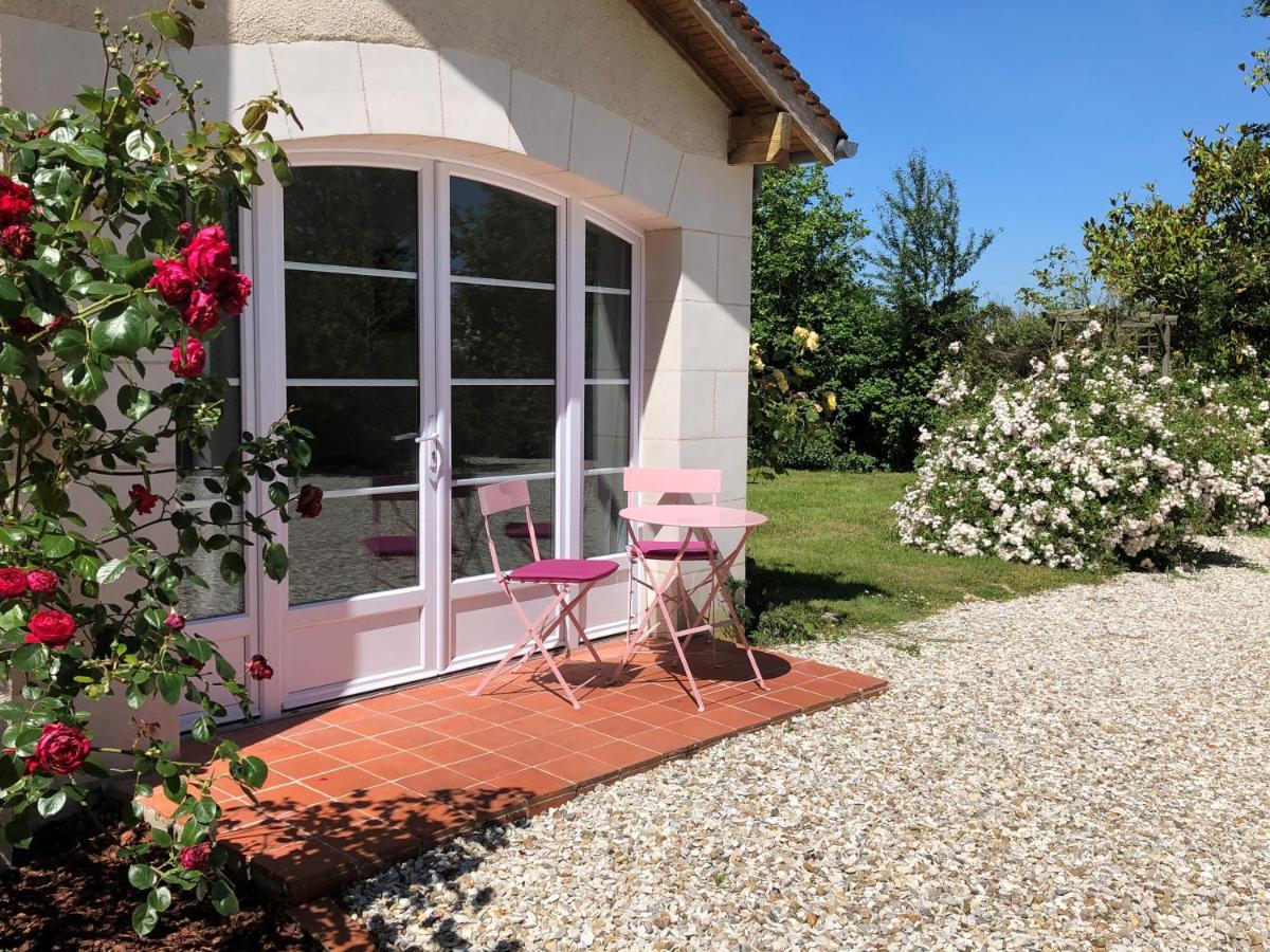 Bed and Breakfast La Tour De La Conterie Beaumont-Village Exterior foto